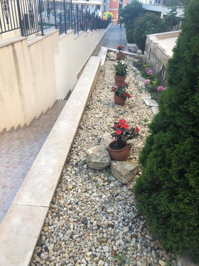 Вила Калабрия Свети Влас Екстериор снимка